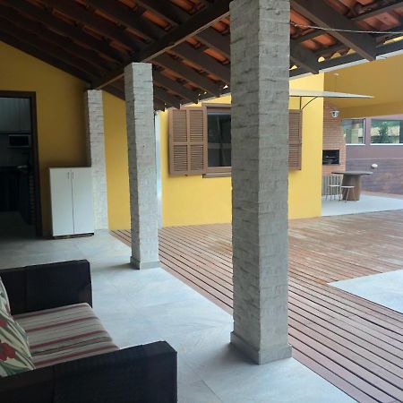 Linda Casa Com Piscina Em Bombinhas, Espaco Inteiro Esterno foto