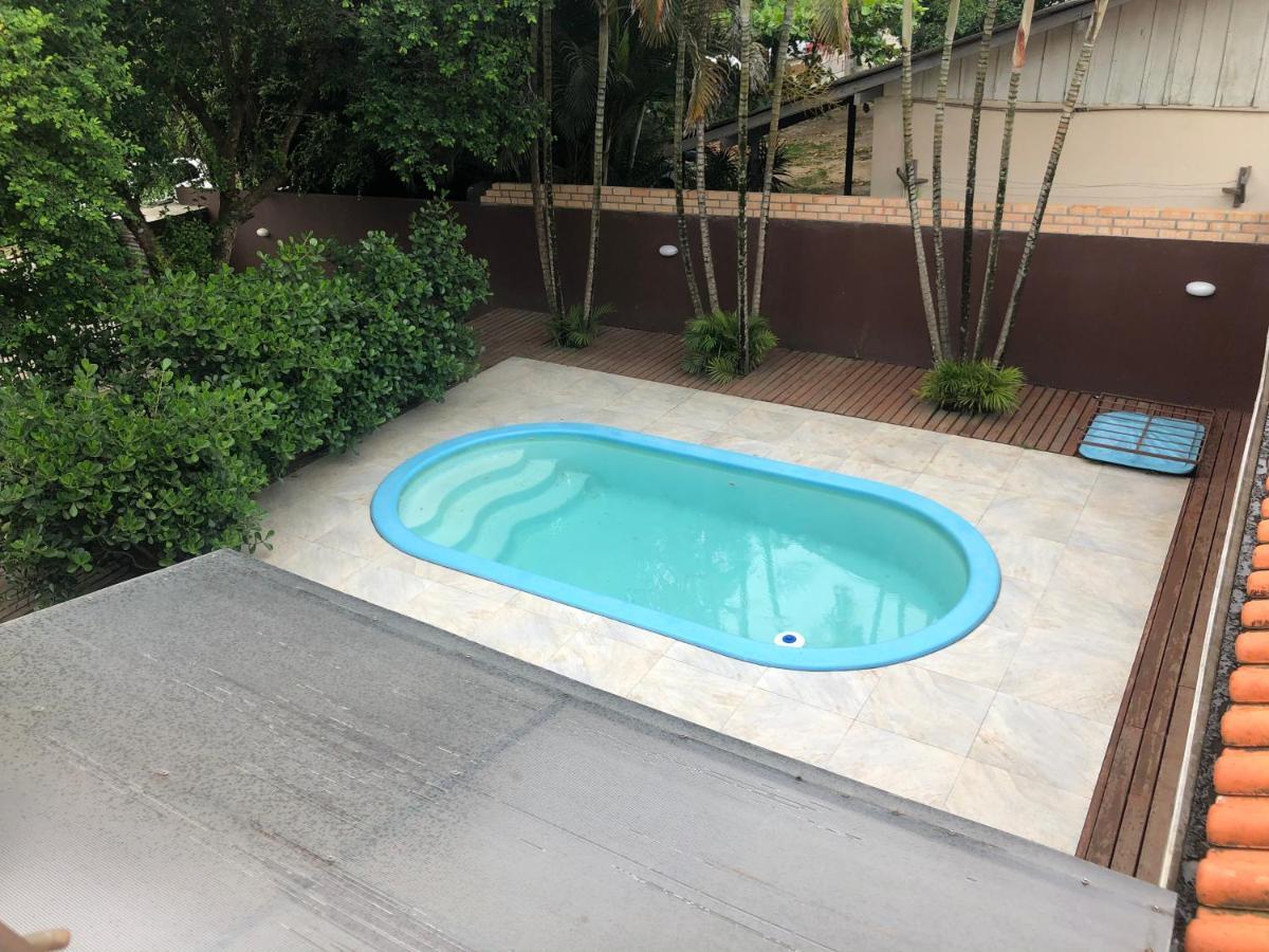 Linda Casa Com Piscina Em Bombinhas, Espaco Inteiro Esterno foto