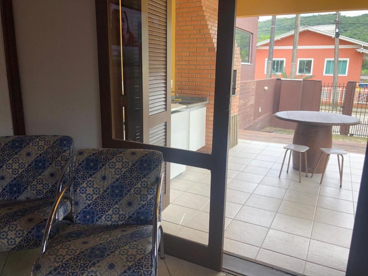 Linda Casa Com Piscina Em Bombinhas, Espaco Inteiro Esterno foto