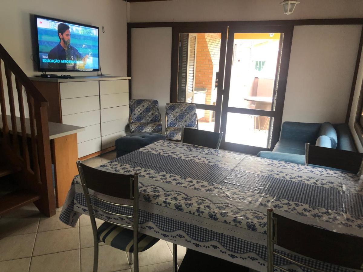 Linda Casa Com Piscina Em Bombinhas, Espaco Inteiro Esterno foto