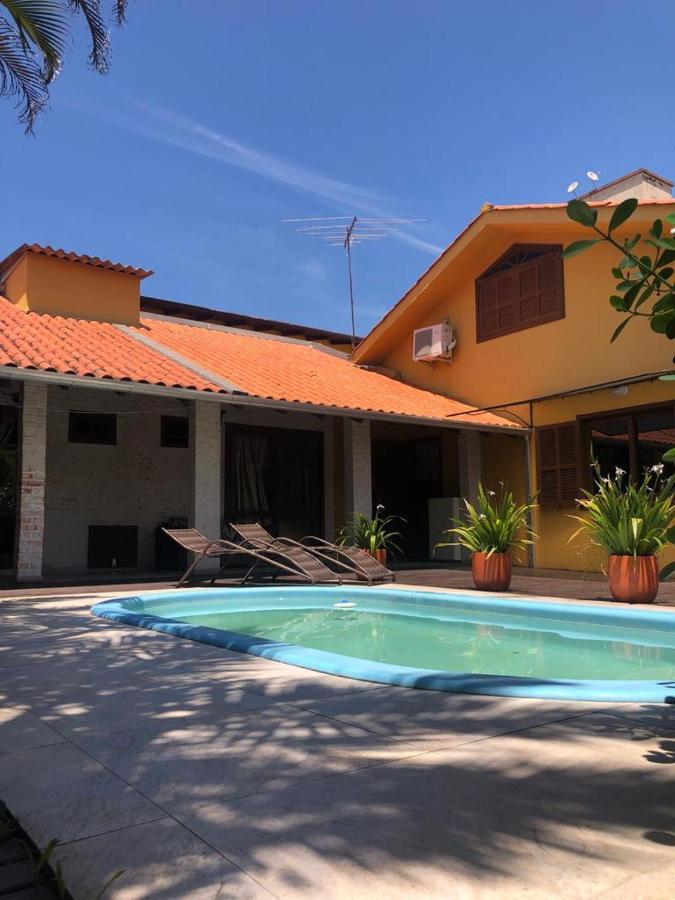 Linda Casa Com Piscina Em Bombinhas, Espaco Inteiro Esterno foto