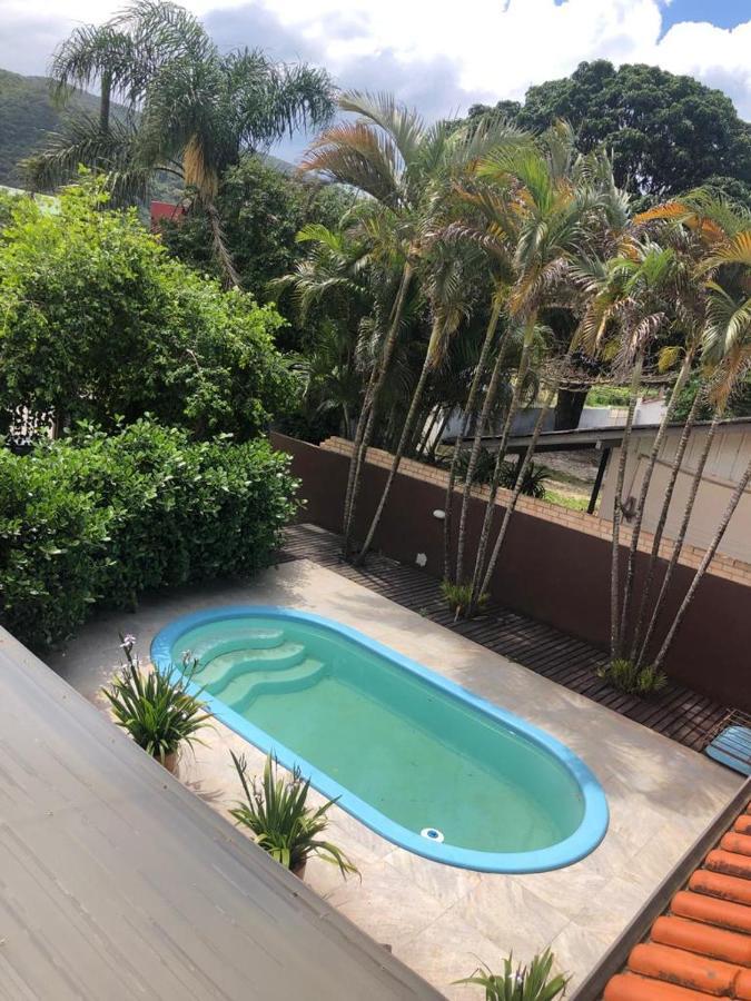 Linda Casa Com Piscina Em Bombinhas, Espaco Inteiro Esterno foto
